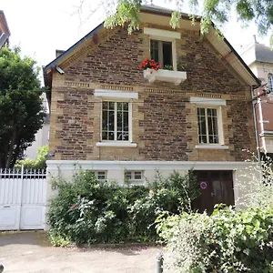 https://chambre-dhote-le-jardin-de-lesplanade-rennes-centre.inbrittany.com